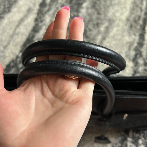 Black Purse - Picture 4 of 12